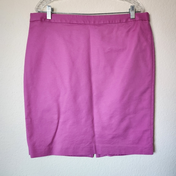 Liz Claiborne Dresses & Skirts - Liz Claiborne Pink Short Skirt Size 16